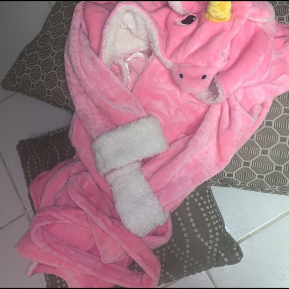 Robes - Picture 4 of 13